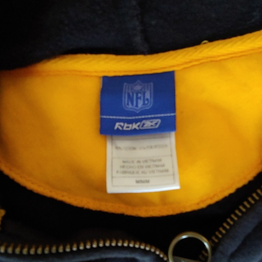 Woman's Pittsburgh Steelers NFL hoodie - Picture 2 of 2